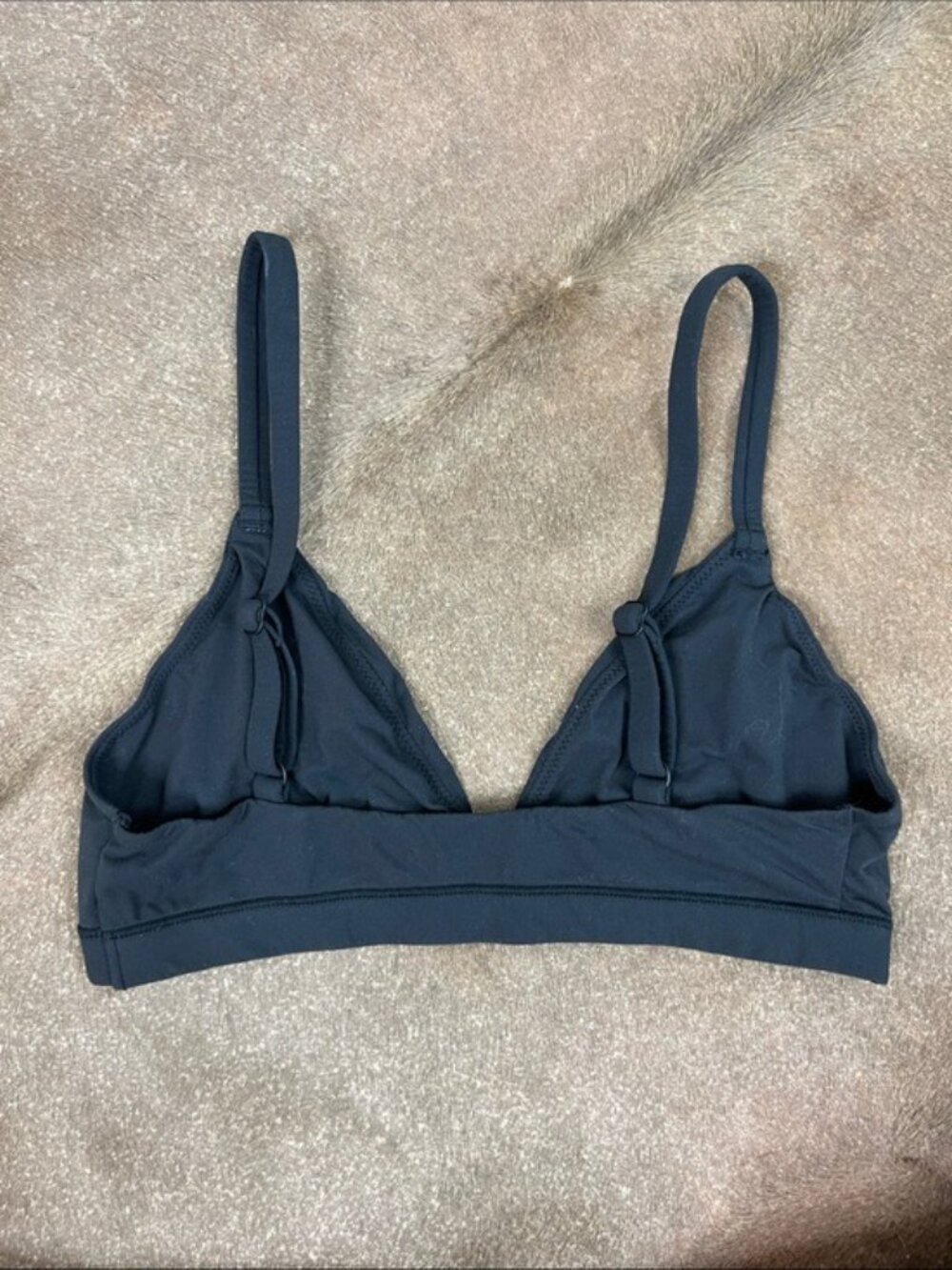 Skims Fits Everybody Triangle Bralette - Picture 4 of 6